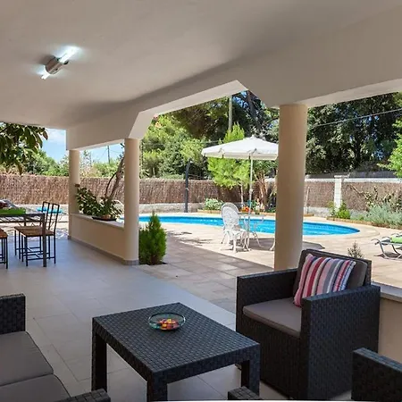 Villa Rosales *